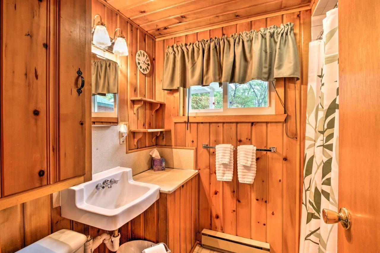 National City Cottage With Patio, Steps To Lake! ภายนอก รูปภาพ